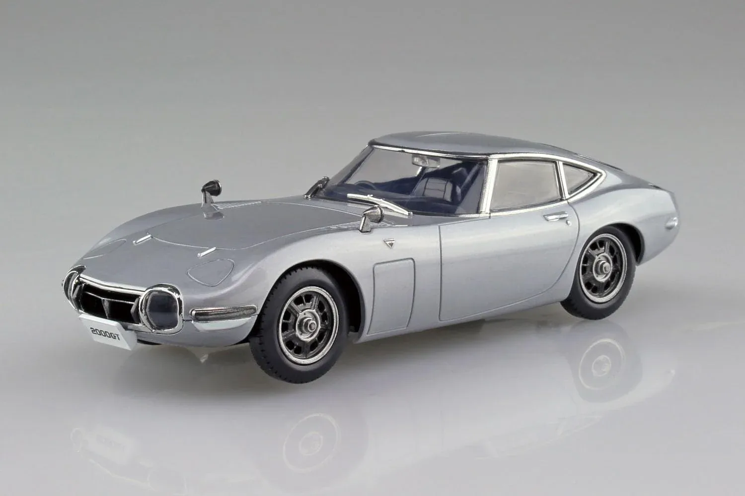 Aoshima 1/32 Toyota 2000GT Silver Plastic Model Kit Snap-Together - Image 2