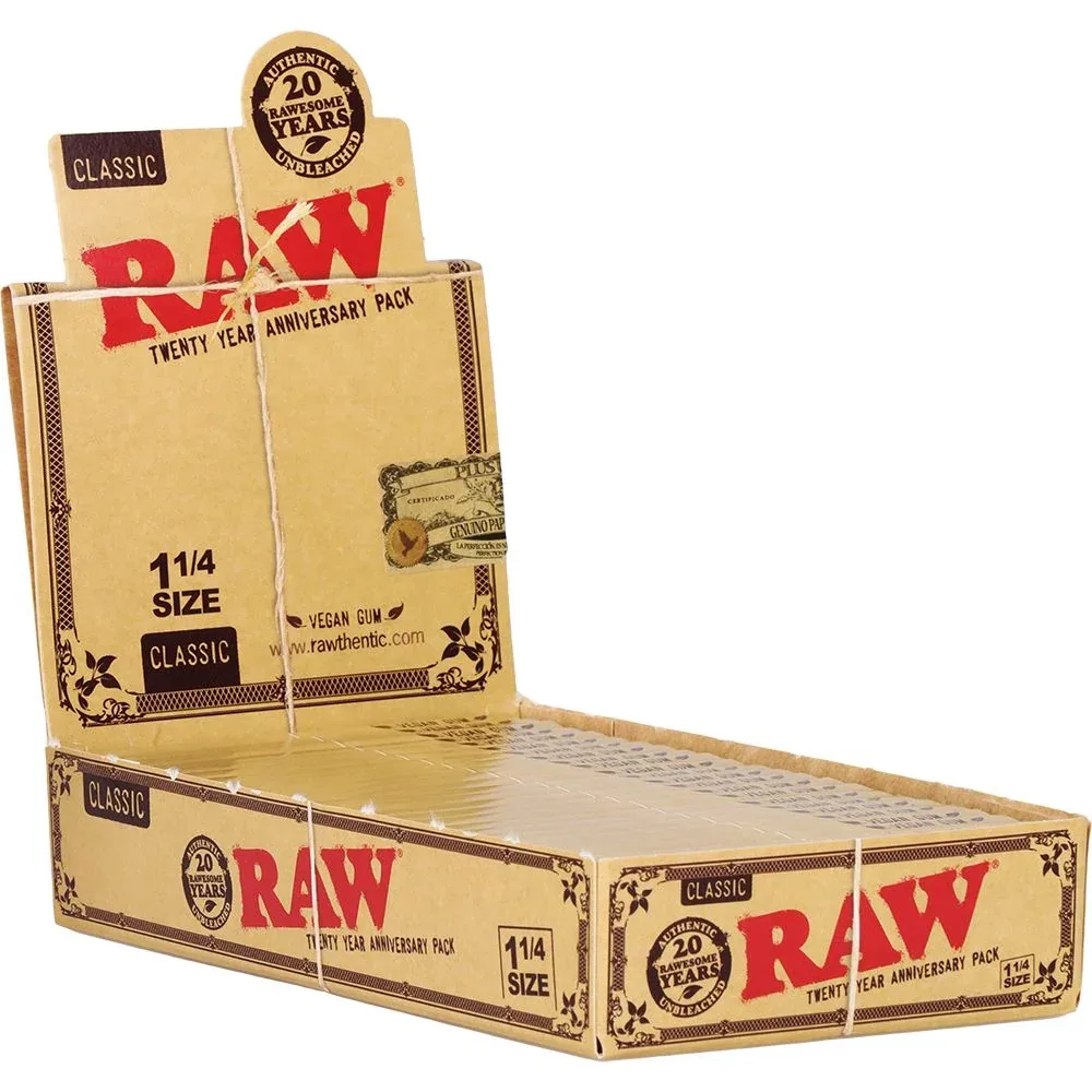 RAW Classic 20th Anniversary Rolling Papers - Classic / 50pc / 1 1/4 24ct