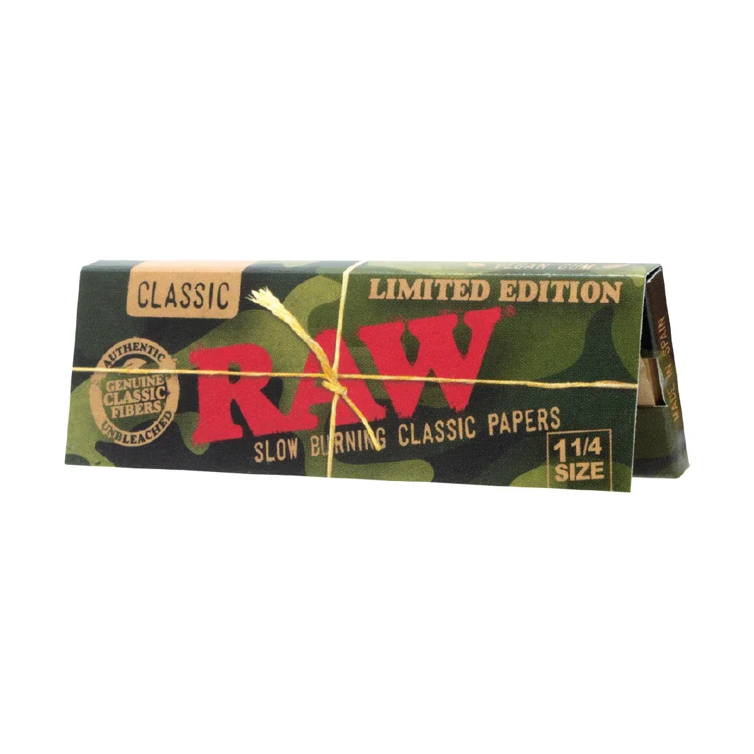 RAW Classic Camo Rolling Papers - Image 2